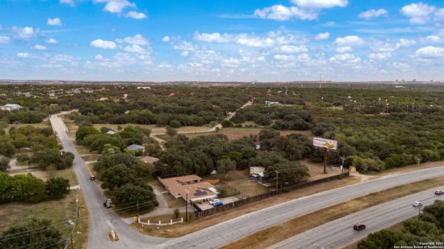 8390 N Verde, San Antonio, TX 78240