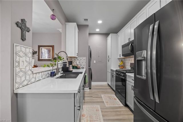 1040 Grace Hill DR, Virginia Beach, VA 23455