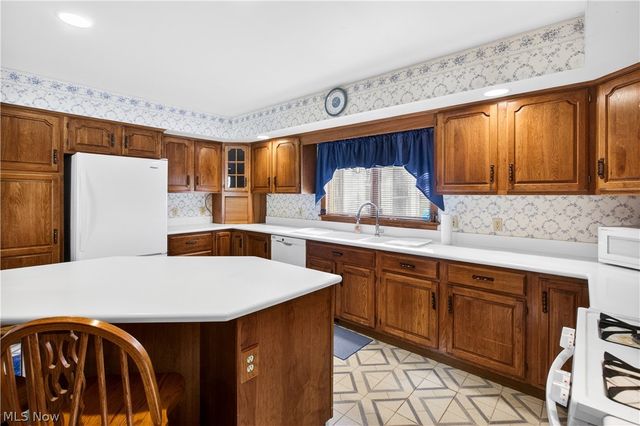 5144 Old Colony Road NW, Warren, OH 44481