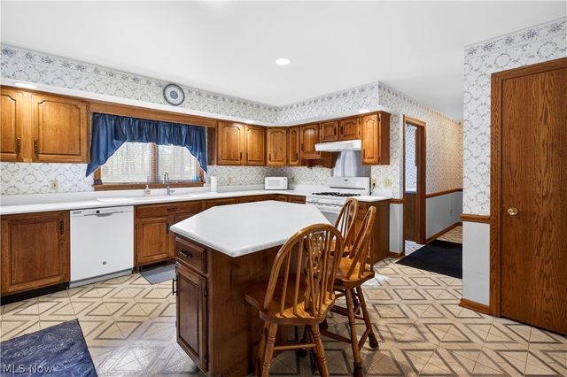 5144 Old Colony Road NW, Warren, OH 44481
