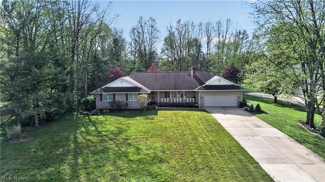 5144 Old Colony Road NW, Warren, OH 44481