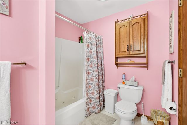 5144 Old Colony Road NW, Warren, OH 44481
