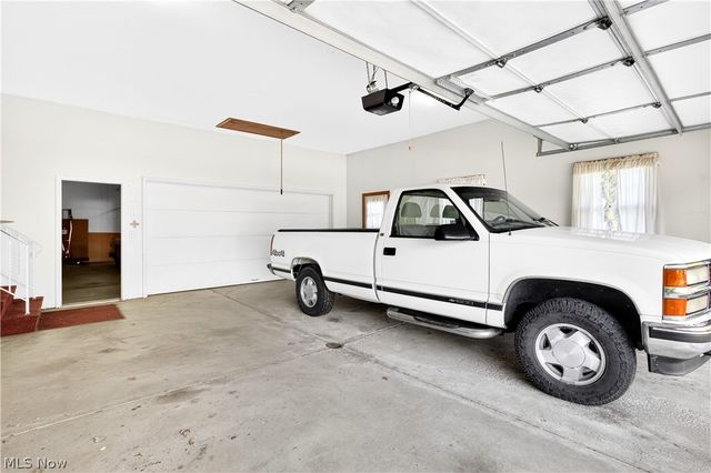 5144 Old Colony Road NW, Warren, OH 44481