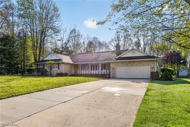 5144 Old Colony Road NW, Warren, OH 44481
