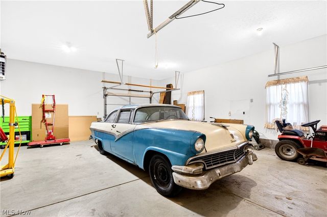 5144 Old Colony Road NW, Warren, OH 44481