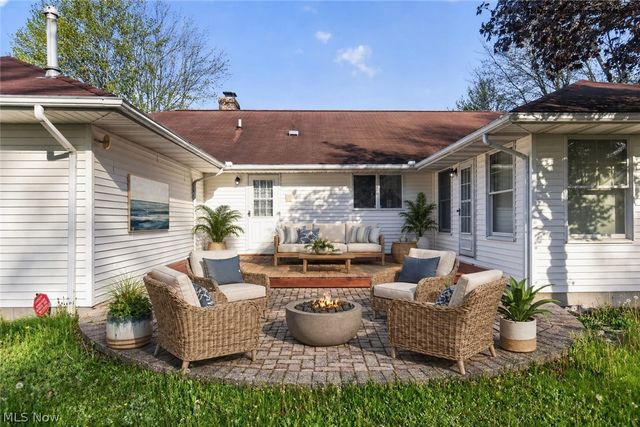 5144 Old Colony Road NW, Warren, OH 44481