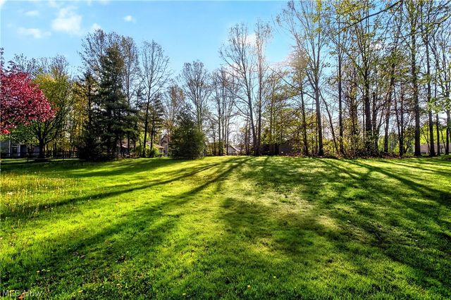 5144 Old Colony Road NW, Warren, OH 44481