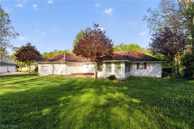 5144 Old Colony Road NW, Warren, OH 44481
