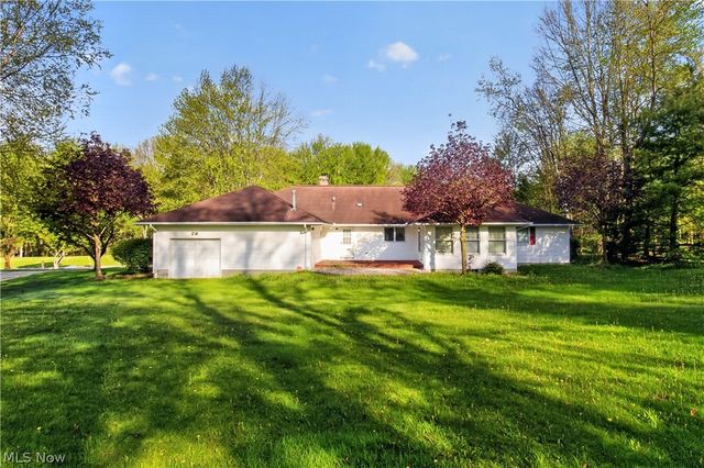 5144 Old Colony Road NW, Warren, OH 44481