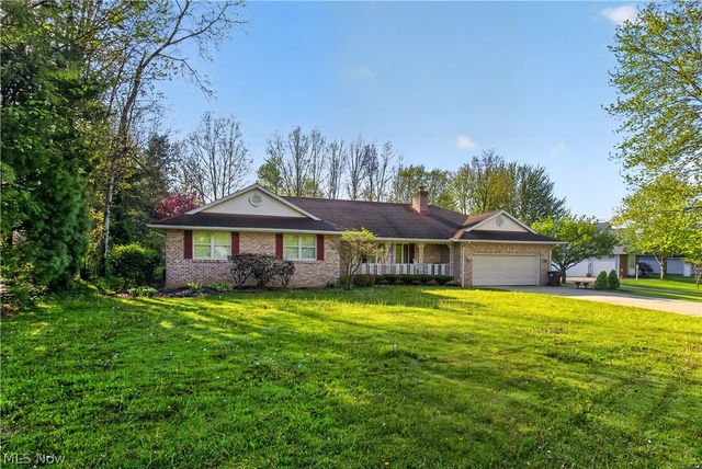 5144 Old Colony Road NW, Warren, OH 44481