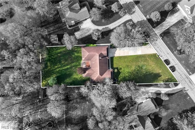 5144 Old Colony Road NW, Warren, OH 44481