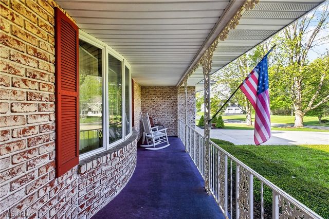 5144 Old Colony Road NW, Warren, OH 44481