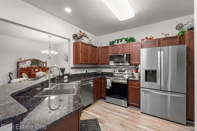 48436 Maplehurst Drive, Shelby Charter Township, MI 48317