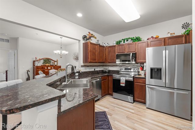 48436 Maplehurst Drive, Shelby Charter Township, MI 48317