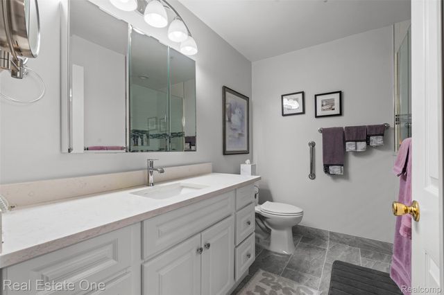 48436 Maplehurst Drive, Shelby Charter Township, MI 48317