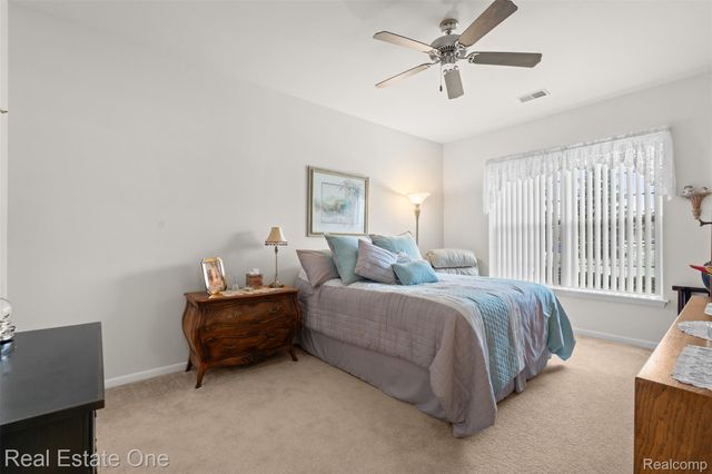 48436 Maplehurst Drive, Shelby Charter Township, MI 48317