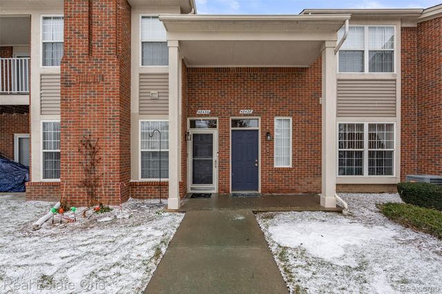 48436 Maplehurst Drive, Shelby Charter Township, MI 48317