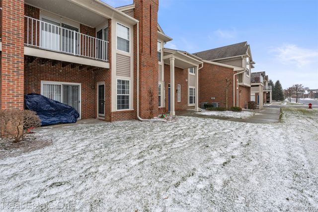 48436 Maplehurst Drive, Shelby Charter Township, MI 48317