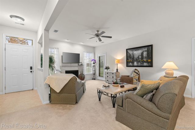 48436 Maplehurst Drive, Shelby Charter Township, MI 48317