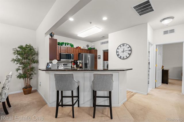 48436 Maplehurst Drive, Shelby Charter Township, MI 48317