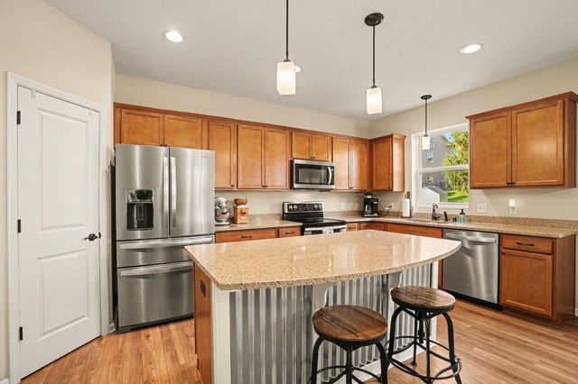 7933 205th Street W, Lakeville, MN 55044