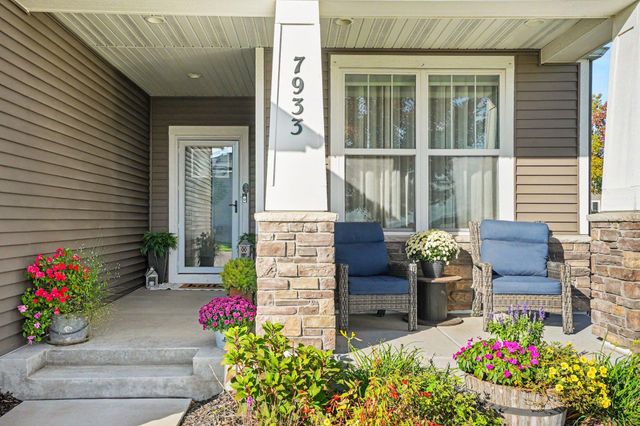 7933 205th Street W, Lakeville, MN 55044