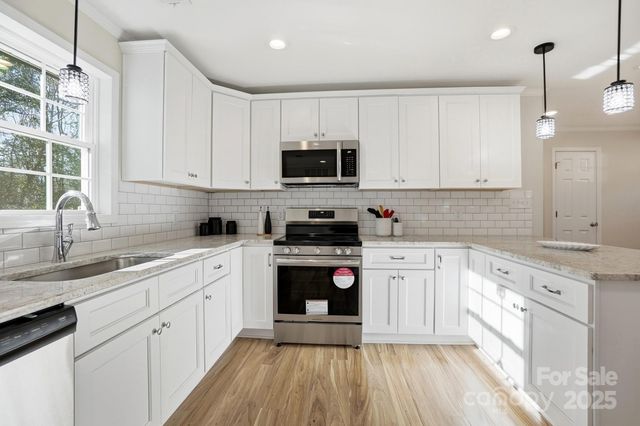 1015 W 6th Avenue B Avenue, Gastonia, NC 28052