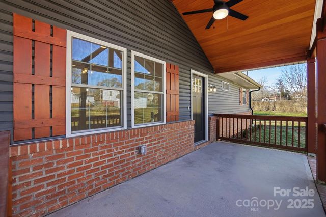 1015 W 6th Avenue B Avenue, Gastonia, NC 28052