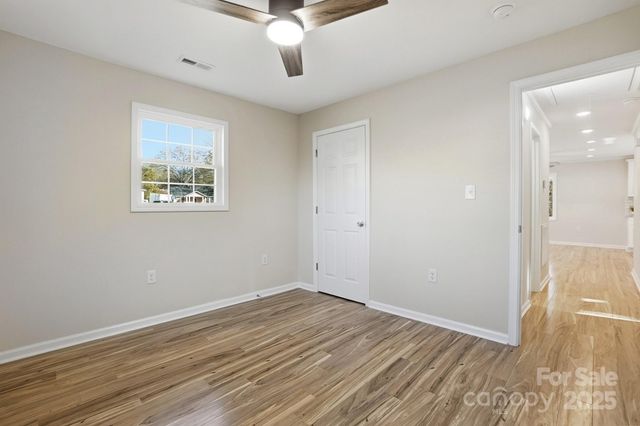 1015 W 6th Avenue B Avenue, Gastonia, NC 28052