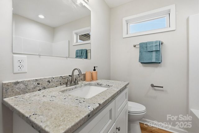 1015 W 6th Avenue B Avenue, Gastonia, NC 28052