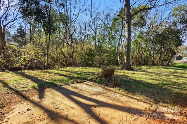 1015 W 6th Avenue B Avenue, Gastonia, NC 28052