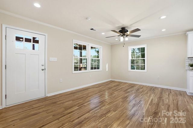 1015 W 6th Avenue B Avenue, Gastonia, NC 28052