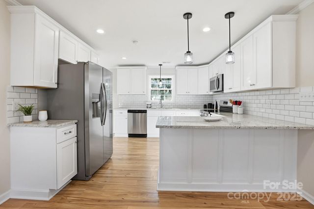 1015 W 6th Avenue B Avenue, Gastonia, NC 28052