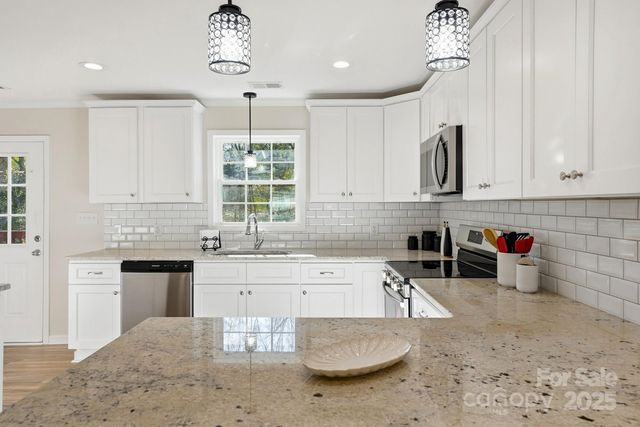 1015 W 6th Avenue B Avenue, Gastonia, NC 28052