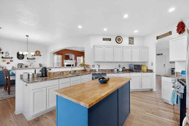 9223 CUMULUS Place NW, Albuquerque, NM 87120