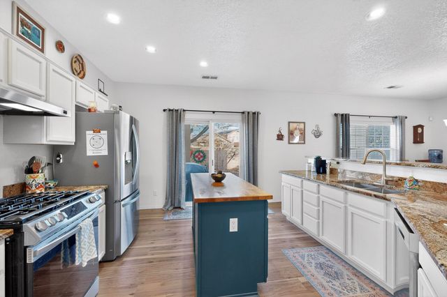 9223 CUMULUS Place NW, Albuquerque, NM 87120