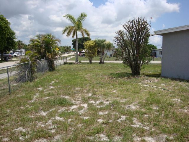 1914 Kudza Road, West Palm Beach, FL 33415