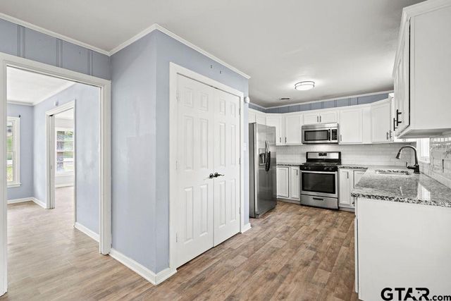 502 N Tyler St, Big Sandy, TX 75755