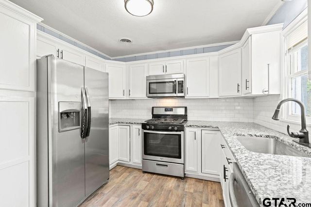 502 N Tyler St, Big Sandy, TX 75755