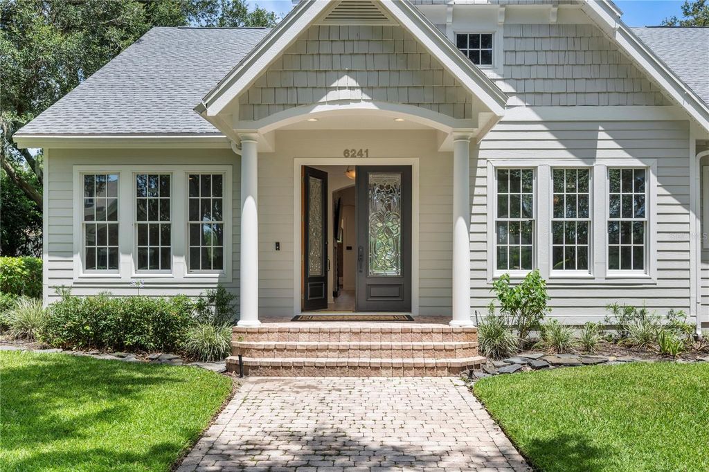 Image 3 of property listing at 6241 BLAKEFORD DRIVE, Windermere, FL 34786