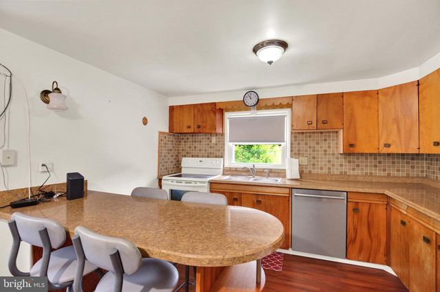 1301 BUTTER LN, Reading, PA 19606