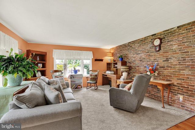 1301 BUTTER LN, Reading, PA 19606