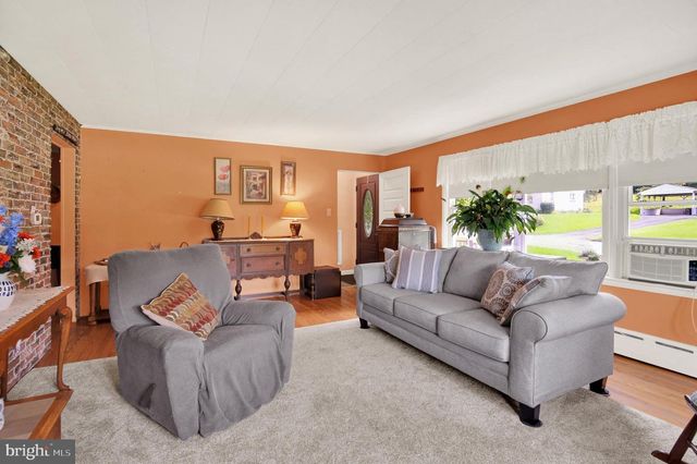 1301 BUTTER LN, Reading, PA 19606