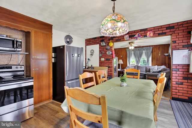 1301 BUTTER LN, Reading, PA 19606