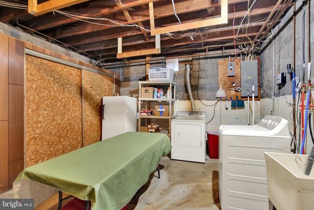 1301 BUTTER LN, Reading, PA 19606