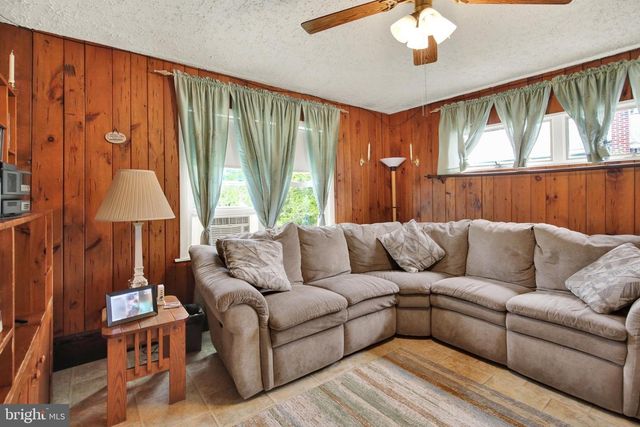 1301 BUTTER LN, Reading, PA 19606