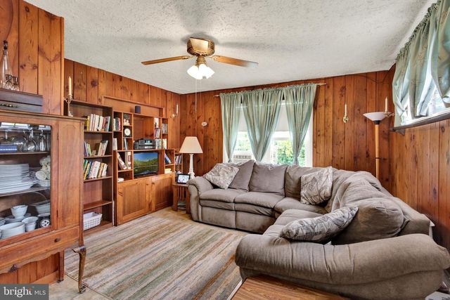 1301 BUTTER LN, Reading, PA 19606