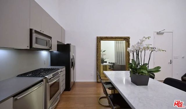 7062 Hawthorn Avenue A1, Los Angeles, CA 90028