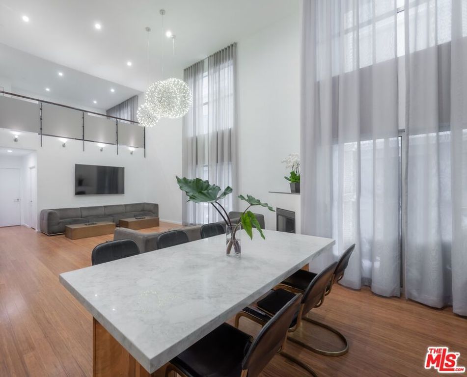 7062 Hawthorn Avenue A1, Los Angeles, CA 90028