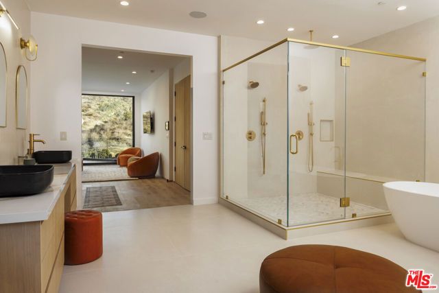 3755 Camino De La Cumbre, Sherman Oaks, CA 91423